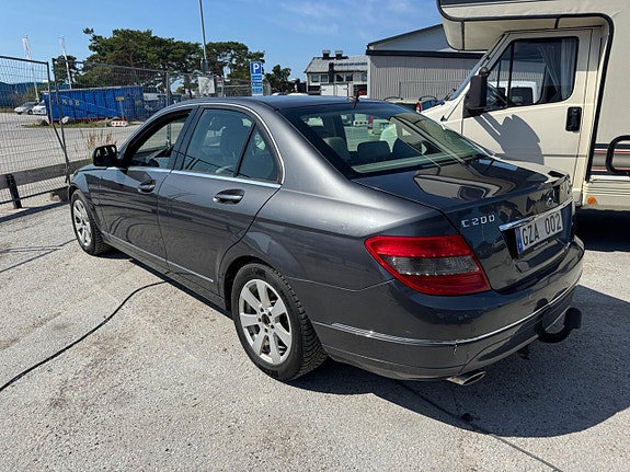 Mercedes-Benz C200 7 of 30