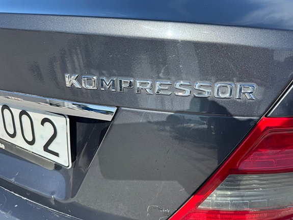 Mercedes-Benz C200 24 of 30