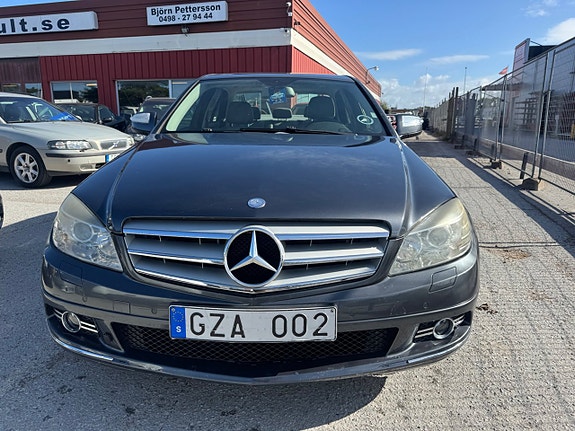 Mercedes-Benz C200 29 of 30