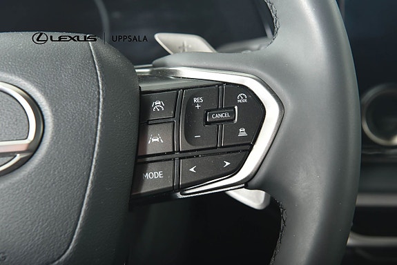 Lexus RX350h 15 of 26