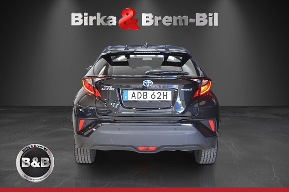 Toyota C-HR 7 of 15