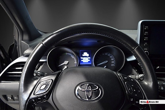 Toyota C-HR 11 of 15