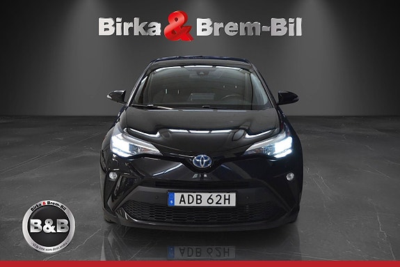 Toyota C-HR 4 of 15