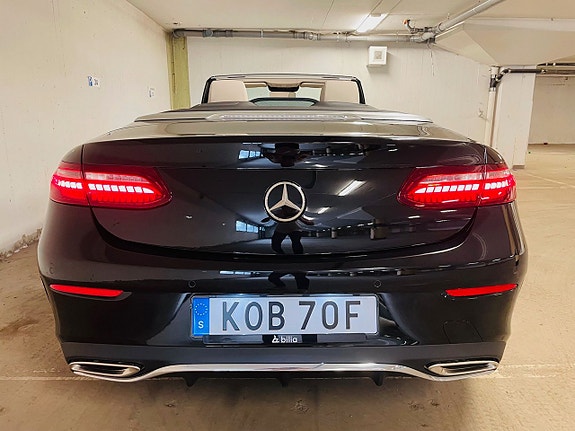 Mercedes-Benz E200 4 of 5