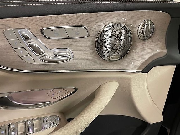 Mercedes-Benz E200 14 of 21
