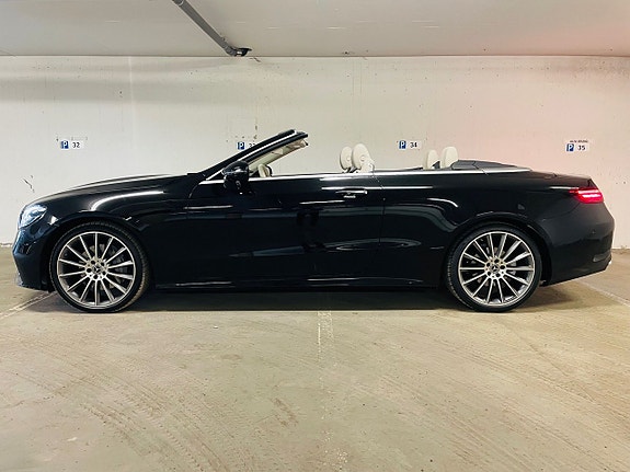 Mercedes-Benz E200 2 of 5