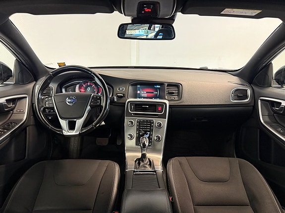 Volvo V60 Cross Country 5 of 5