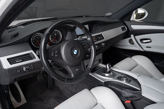 BMW M5 12 of 18