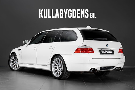 BMW M5 3 of 5