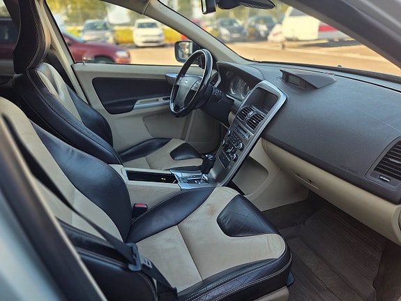 Volvo XC60 5 of 7