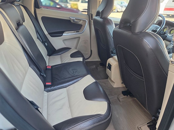 Volvo XC60 7 of 7