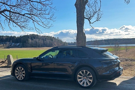 Porsche Taycan 4 12 of 19