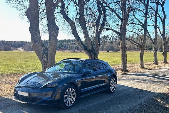 Porsche Taycan 4 11 of 19