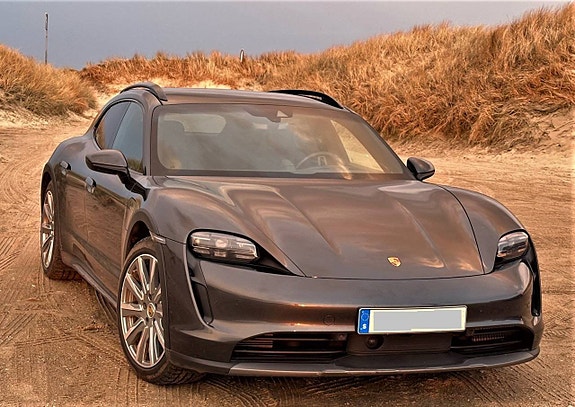 Porsche Taycan 4 13 of 19