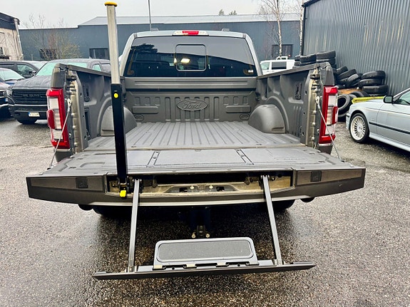 Ford F-150 4 of 12