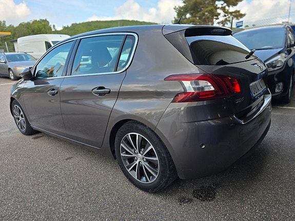 Peugeot 308 3 of 9