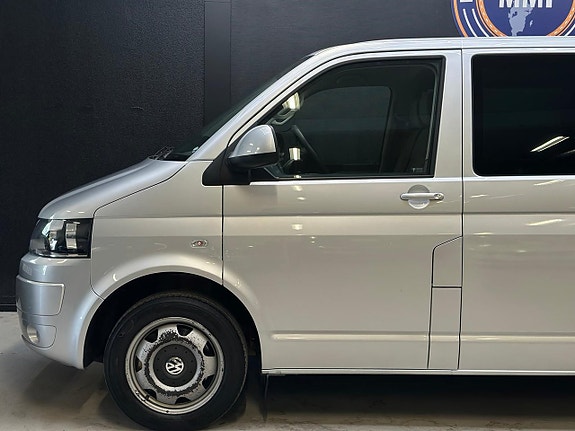 Volkswagen Caravelle 6 of 22