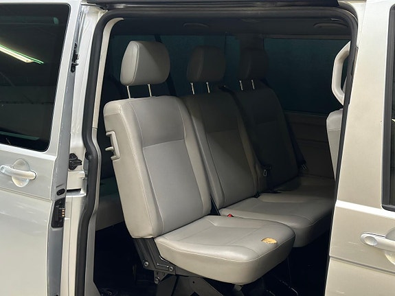 Volkswagen Caravelle 15 of 22