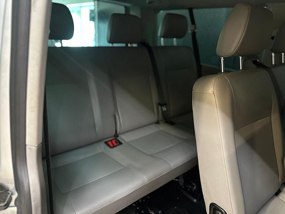 Volkswagen Caravelle 16 of 22