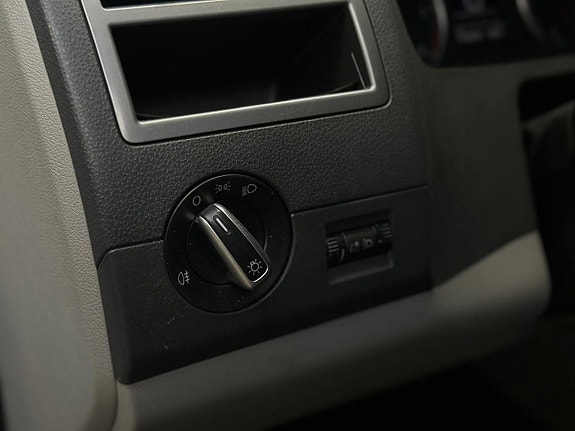 Volkswagen Caravelle 12 of 22