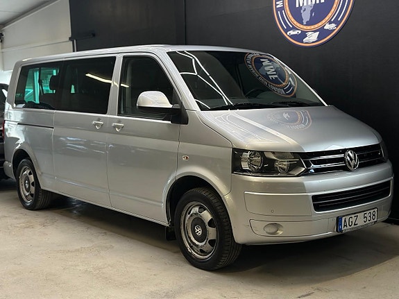 Volkswagen Caravelle 2 of 5