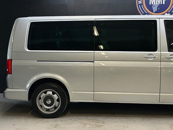 Volkswagen Caravelle 3 of 5