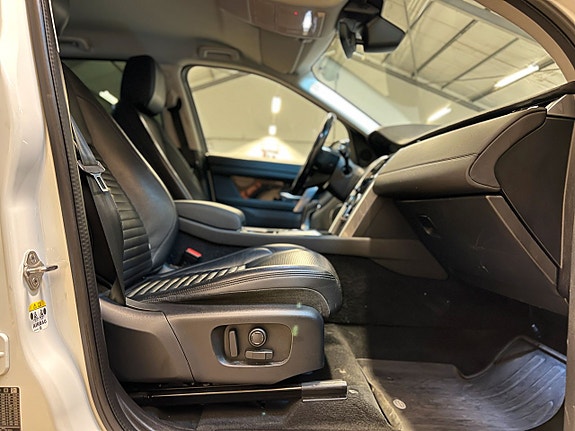 Land Rover Discovery Sport 23 of 25