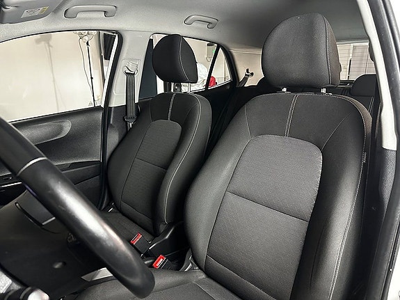 Kia Picanto 10 of 22