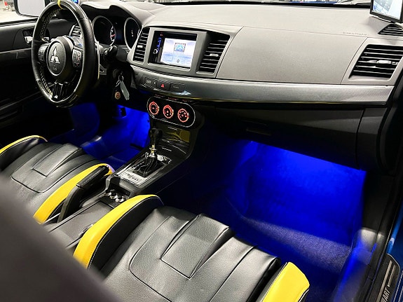 Mitsubishi Lancer 12 of 27