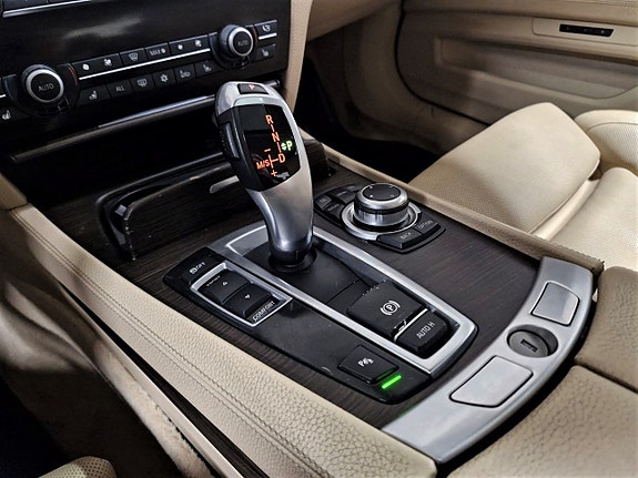 BMW 740Li 20 of 27