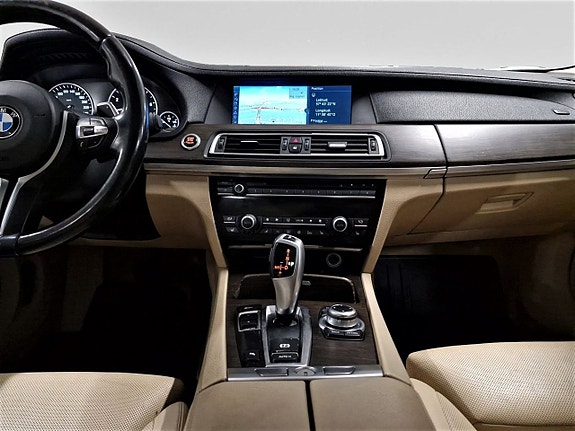BMW 740Li 15 of 27
