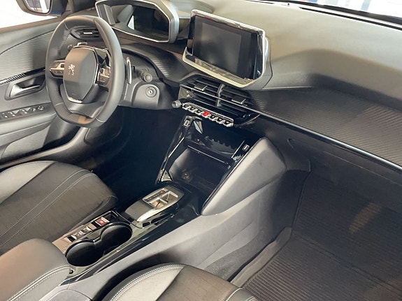 Peugeot 208 9 of 13