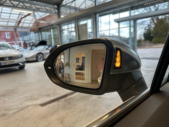 Volkswagen Passat Alltrack 14 of 17