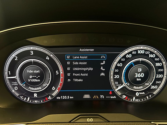 Volkswagen Passat Alltrack 13 of 17