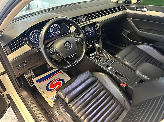 Volkswagen Passat Alltrack 6 of 17