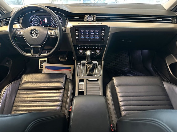 Volkswagen Passat Alltrack 7 of 17