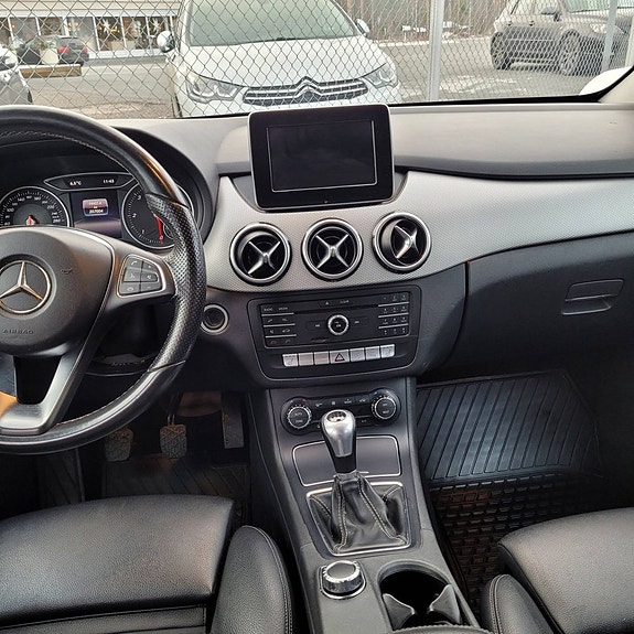 Mercedes-Benz B180 d 12 of 18