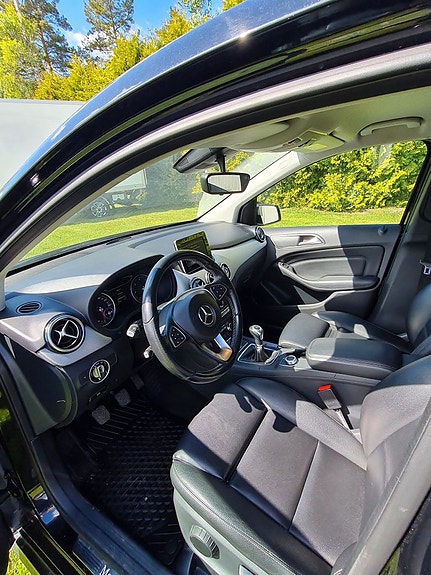 Mercedes-Benz B180 d 11 of 18