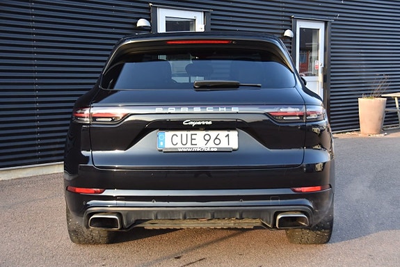 Porsche Cayenne 5 of 22