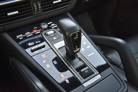 Porsche Cayenne 19 of 22