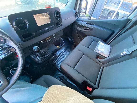 Mercedes-Benz Sprinter 211 12 of 12