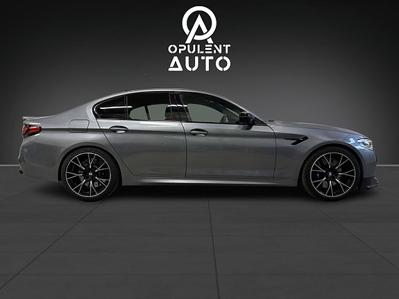 BMW M5 2 of 18