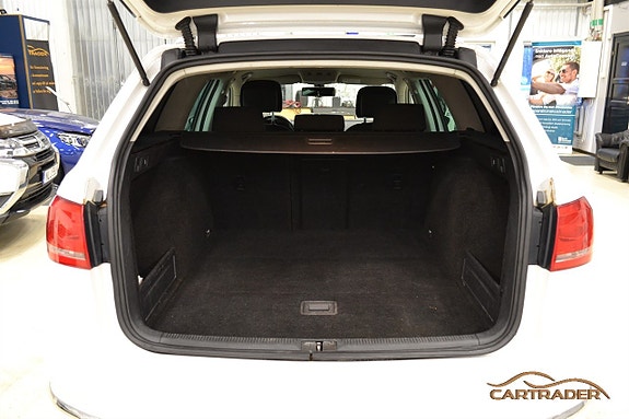 Volkswagen Passat 11 of 19