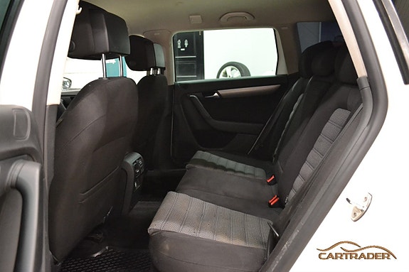 Volkswagen Passat 9 of 19