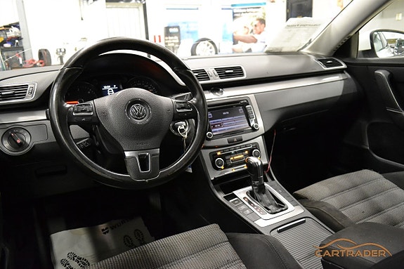 Volkswagen Passat 10 of 19