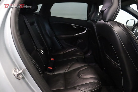 Volvo V40 22 of 26