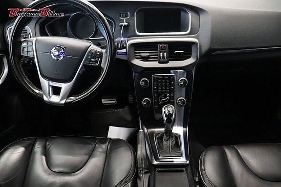 Volvo V40 12 of 26
