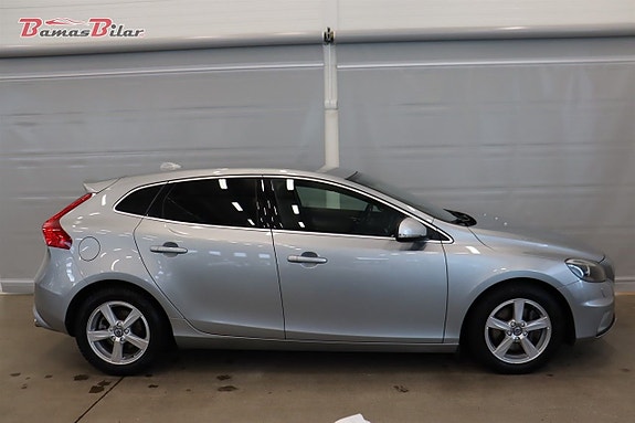 Volvo V40 6 of 26