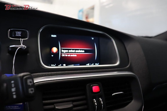 Volvo V40 13 of 26