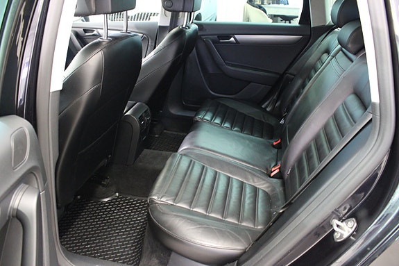 Volkswagen Passat 7 of 15